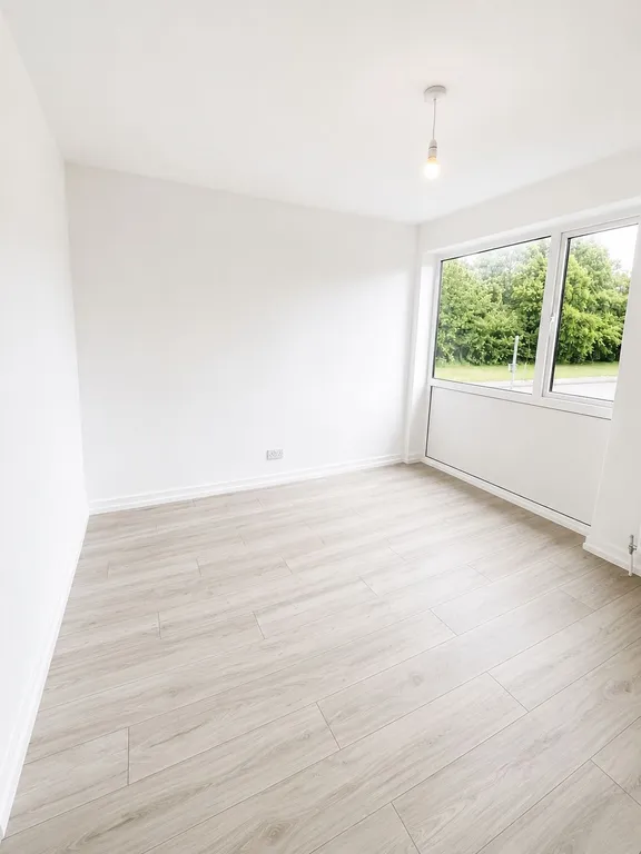 5 Bed end terrace house to rent
