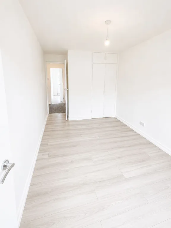 5 Bed end terrace house to rent