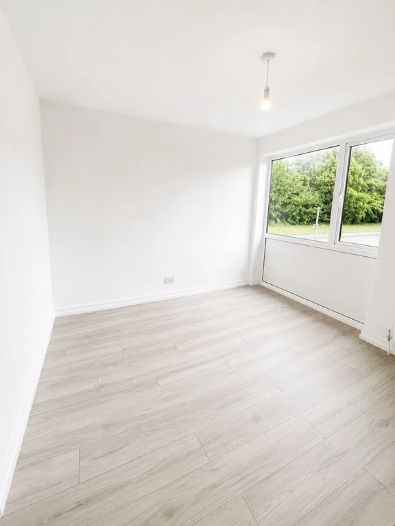 5 Bed end terrace house to rent